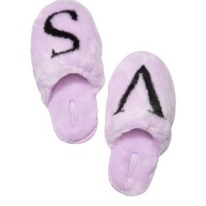 COPY - New still in the plastic, Victoria Secret’s Closed Toe Faux Fur Slipper